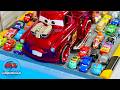 Disney Pixar Cars Minicar ☆ 小っちゃいサイズのカーズが坂道を走って水に落っこちる♪