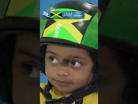 Cutest bobsleigh team ever! 💚