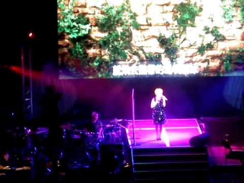 FISH LEONG 梁静茹 London Concert on 29/1/2012 ~P: Issac TAN