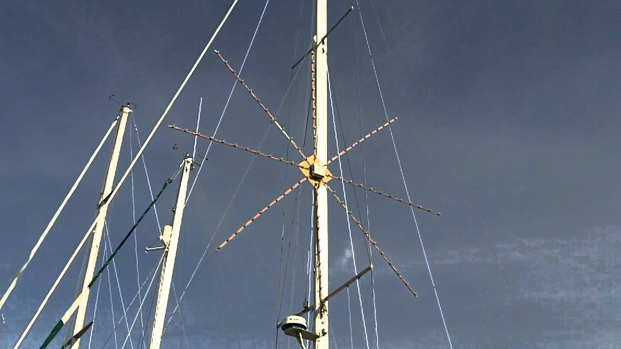 lights on sailboat mast