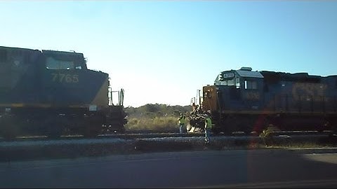 CSX Power Move Locomotives Hook Up In Sets To Move Train