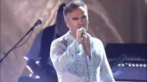 Morrissey - How Soon Is Now Live at the Hollywood Bowl