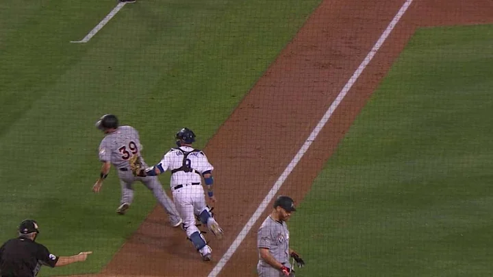 MIA@LAD: Riddle out at the plate after failed sque...
