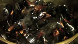 Баклажаны гриль с морепродуктами и песто из базалика Баклажаны гриль с морепродуктами и песто из базалика