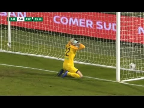 Vídeo: Goleiro faz gol contra mais esquisito de 2018 na Série B do Italiano