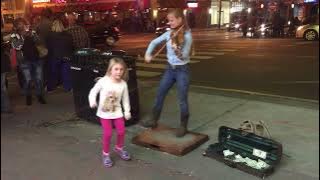 Hillary Klug Street Performer Joined By Girl Who Steals the Show