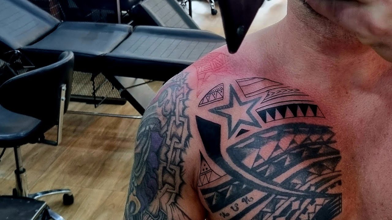 Tani Hostel w Bangkoku tatuaż i drogi pociąg do Chiang mai