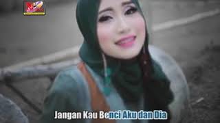 AtikahEdelweis   Antara Kau Aku Dan Dia   