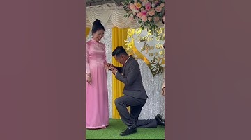 Tiết Cương quỳ gói đeo nhẫn cưới cho vợ và chấm dứt chuỗi ngày ăn mì gói ngoài đường #shorts