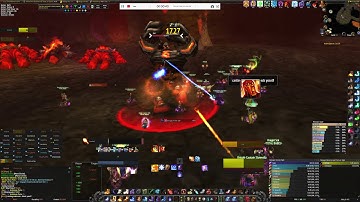 Fire mage pulls agro on Garr, wow classic 3.4k rolling ignite