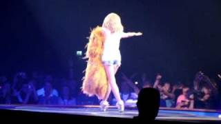 Put your hands up (short) Kylie Minogue HMH Amsterdam March 2011