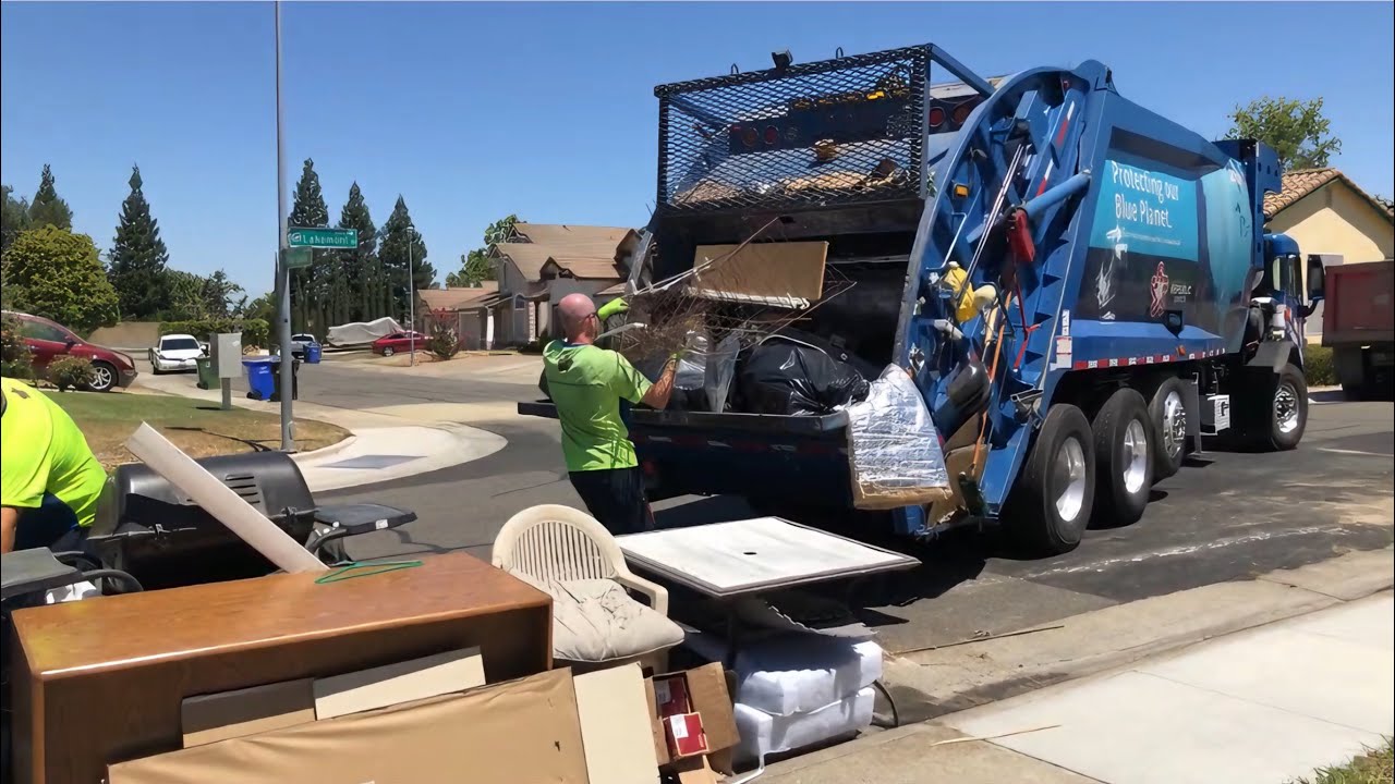 Republic Services Bulk Waste with Manual Hand Throwing