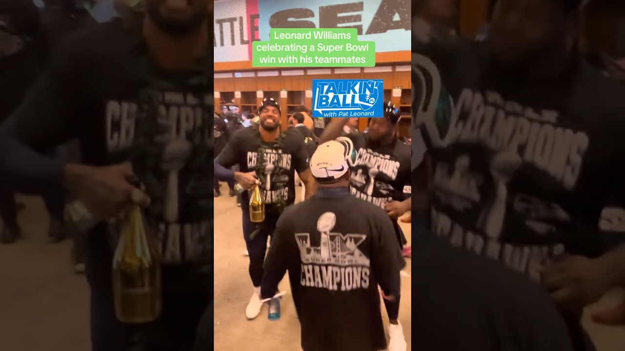 Леонард Уильямс, по прозвищу «Большой Кот», бывший игрок «Джетс» и «Джайентс», празднует победу «...