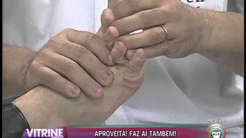 Onde massagear o pé para dor nas costas?