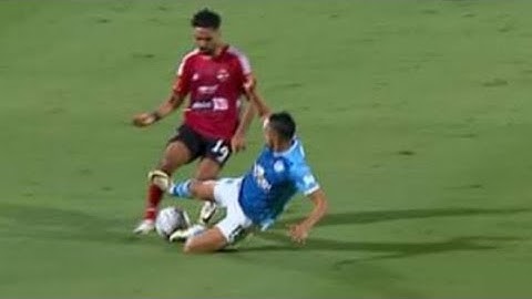 لحظة طرد محمد الشيبي بعد التدخل العنيف على حسين الشحات / مباراة الاهلي و بيراميدز 1-0 بالدوري