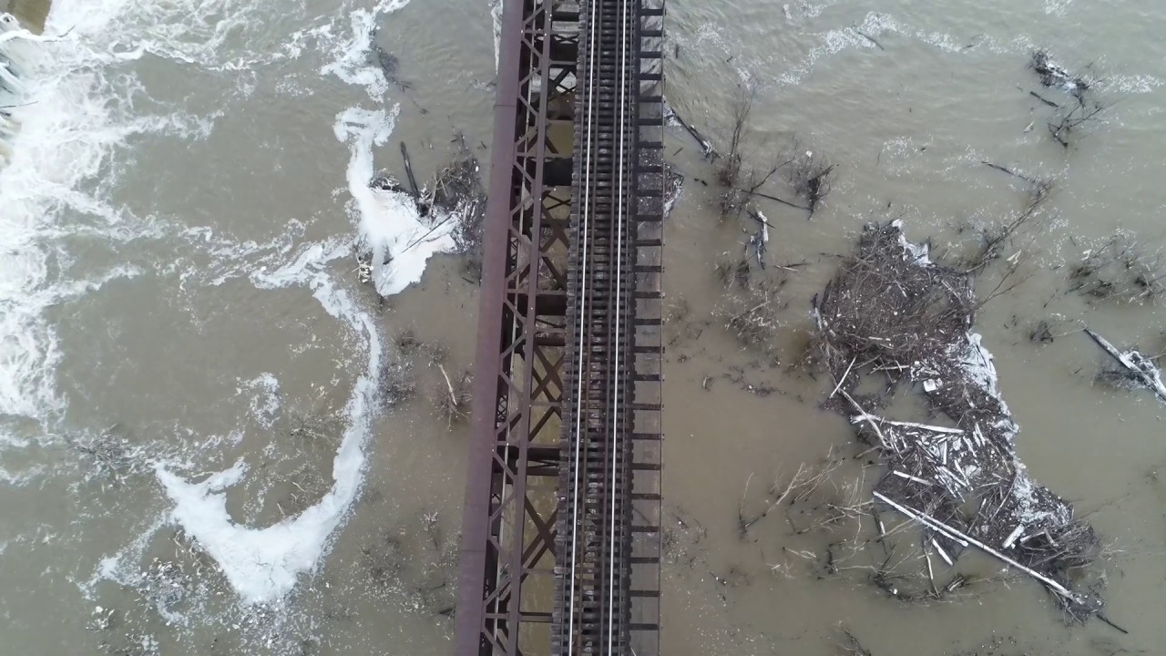 mavic air fly more combo Straddling the railroad tracks on the 14th Street Railroad Bridge Louisville