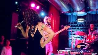 Nerdesin Aşkım? Burdayım Aşkım _ Ceylan Ertem Konserinden...