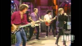 Pat Benatar - Hit Me With Your Best Shot (Live On Fridays)
