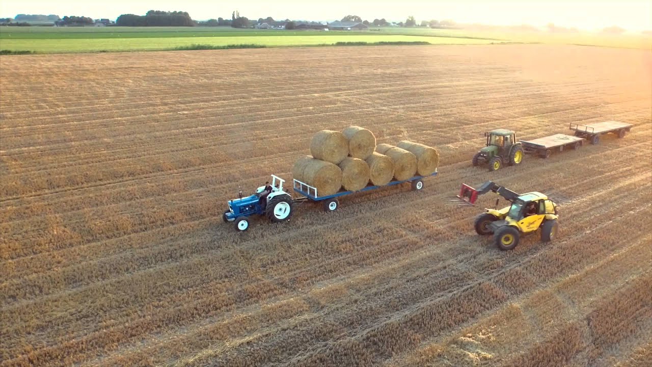 Ronde strobalen persen en laden