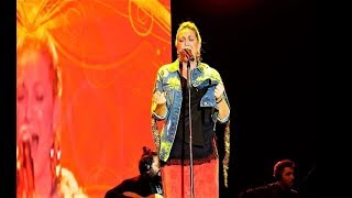 Video thumbnail of "NIÑA PASTORI "Ojos Negros" de Los Chichos por BULERÍAS | Espectacular Concierto Algeciras 2018"