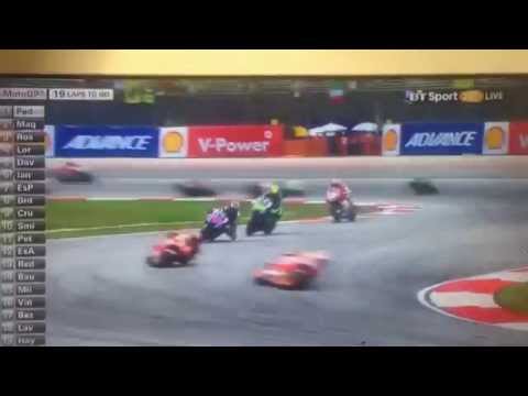 Lorenzo overtook Rossi on yellow flag