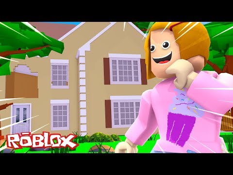 Roblox Molly Finds The Biggest House In Bloxburg Youtube - roblox bloxburg molly gets a grumpy roommate youtube