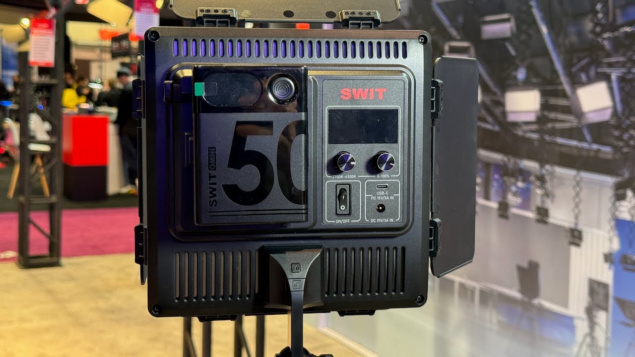 SWIT CL40D 40W Ultra Portable Bi-color Panel Light - YouTube