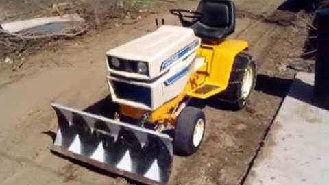 Cub Cadet 1650 Hydrostatic with power angle snow plow