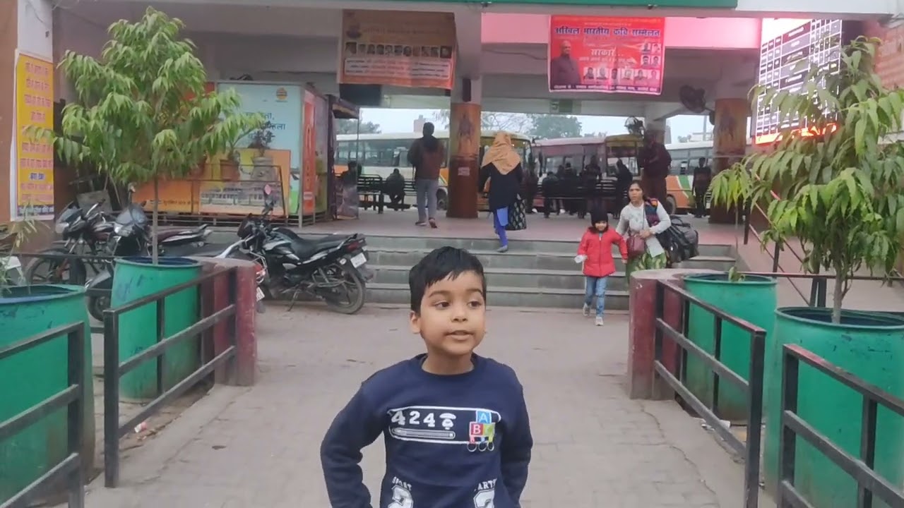 हरदोई का बस अड्डा HARDOI BUS STATION VIDEO BY NEELANSH MISHRA 