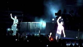 Girl climbs on stage and jumps on Joe Jonas! - Jonas Brothers Concert in Puerto Rico - 3/22/09