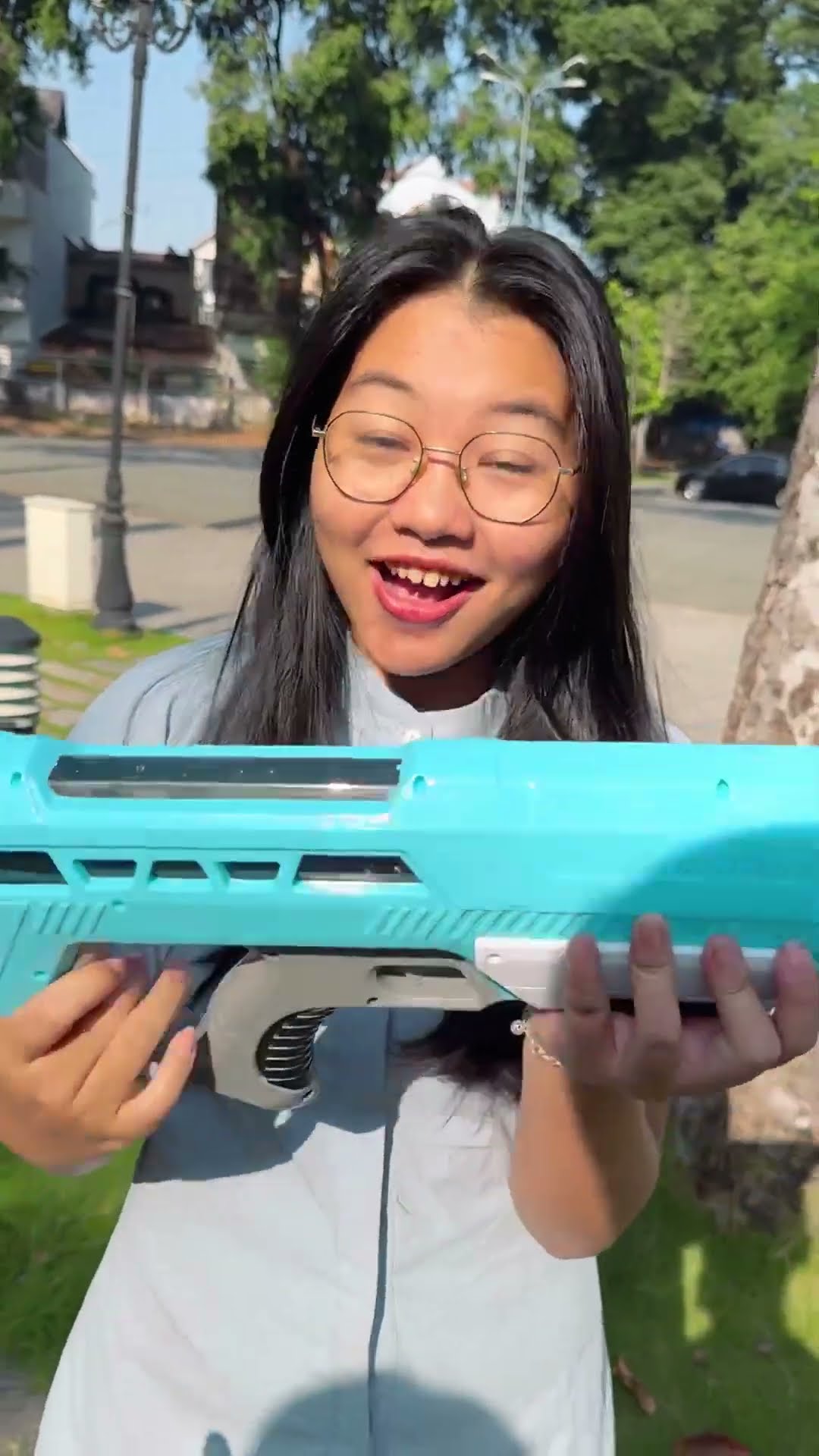 SH - Cụng tay nhận lấy SÚng siêu to || Big \u0026 bigger gun #shorts