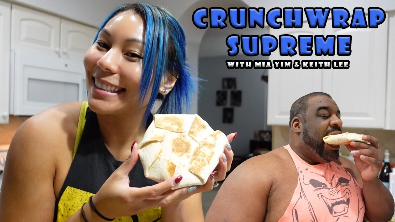 VALENTINE'S DAY!!! Crunchwrap Supreme with Mia Yim & Keith Lee
