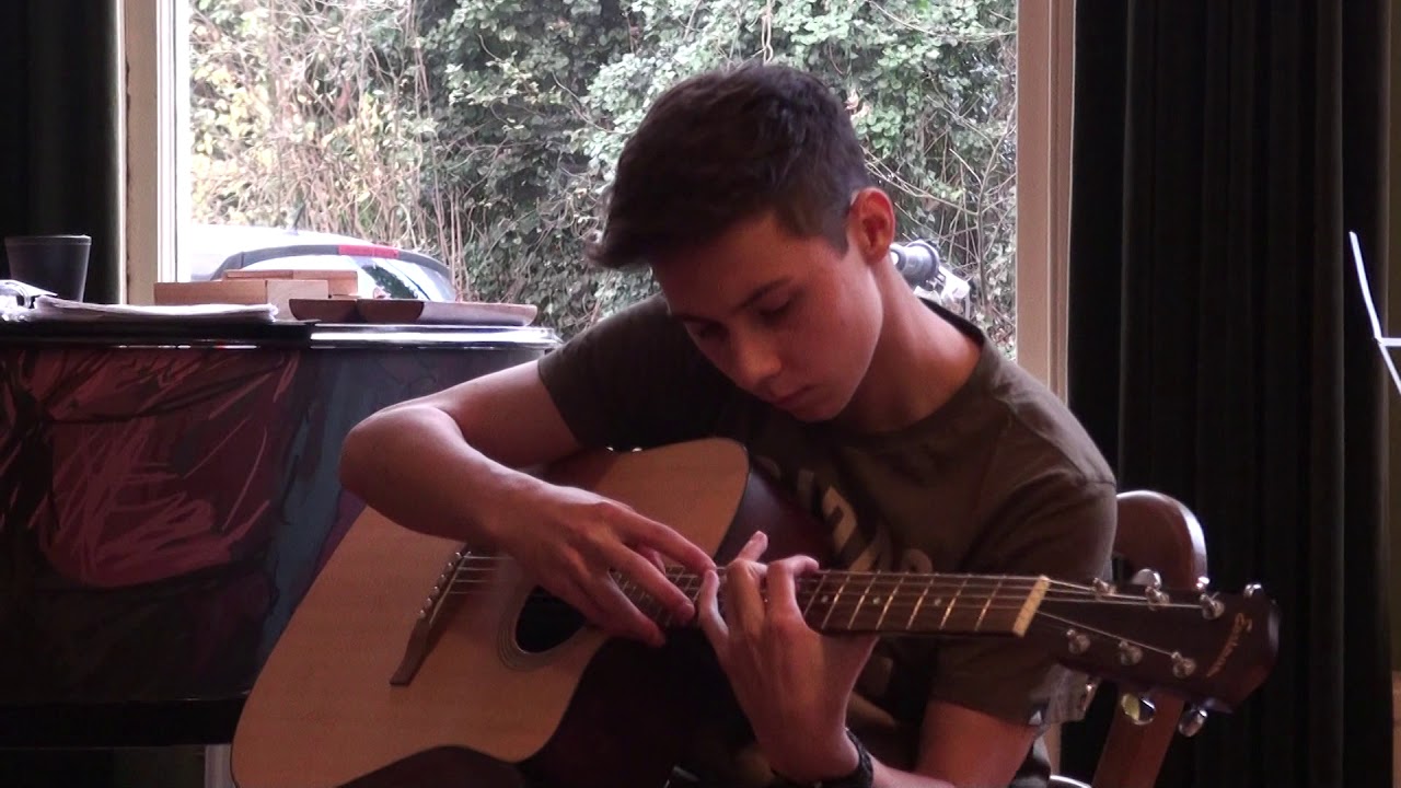 Thom speelt Outlet (eigen compositie)