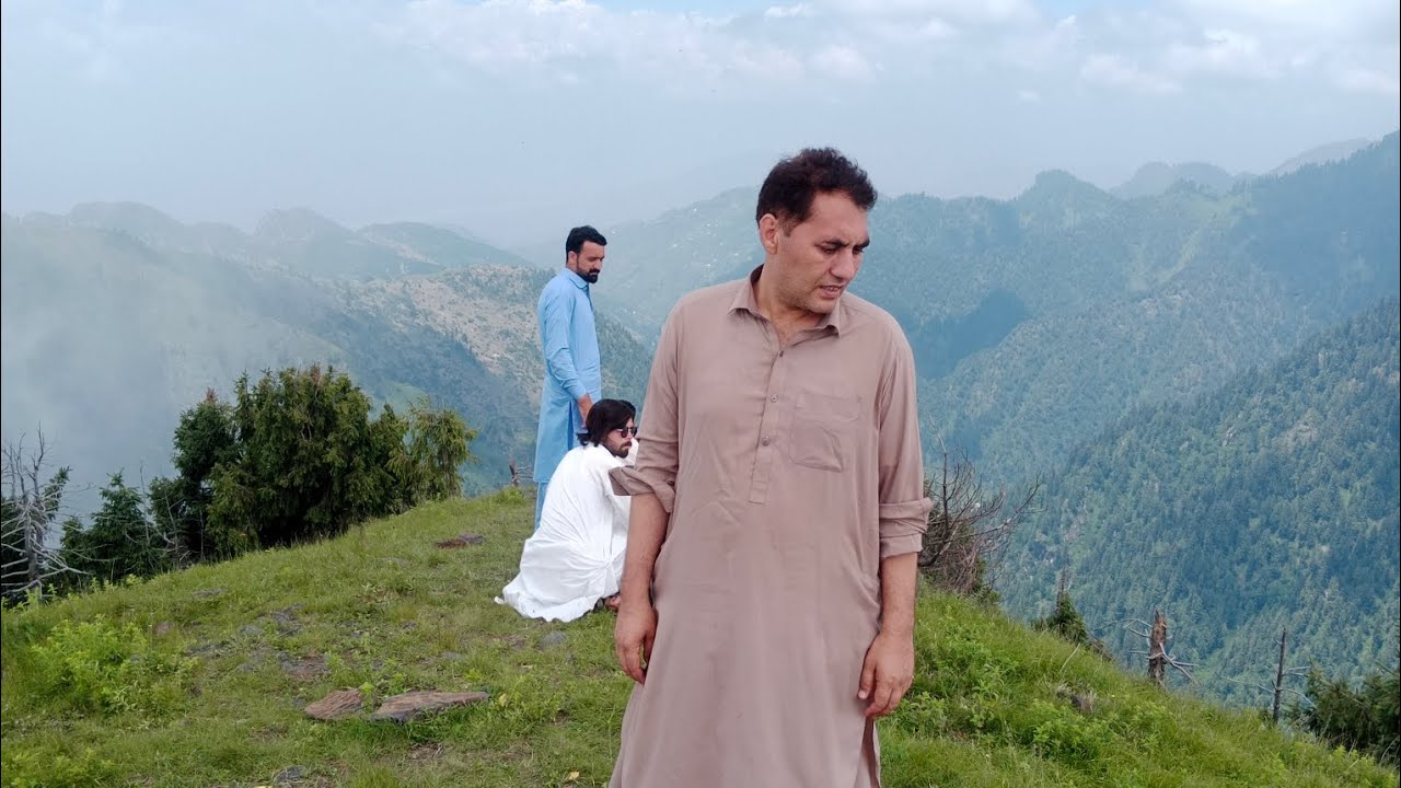 Hiking to dwa saro mountain