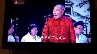 Вот это прикол. Китайский певец взорвал вес мир.