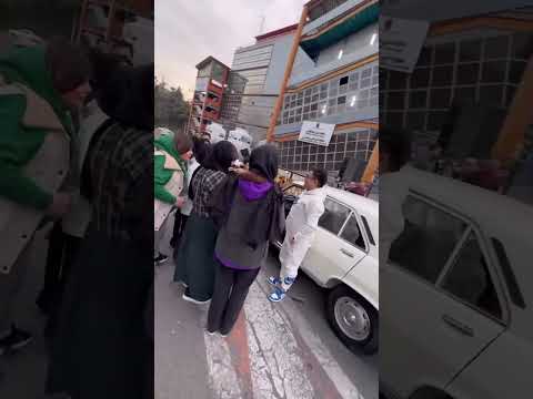 ورود عجیب محسن ابراهیم زاده به کنسرت محسن ابراهیم زاده با پیکان