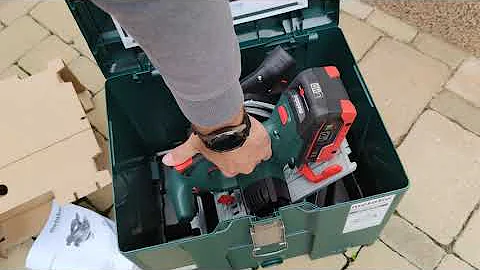 Unpacking / unboxing cordless circular saw Metabo KS 18 LTX 57 601857840