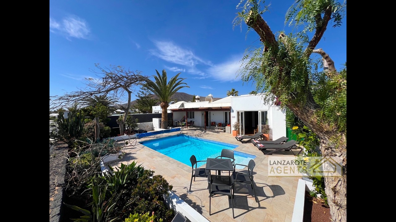 Beautiful 4 Bedroom Villa With Private Heated Pool And Stunning Sea Views In Playa Blanca