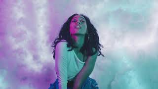 Miniatura de vídeo de "Confetti by Little Mix ~ (Cover by Kayla Janae)"