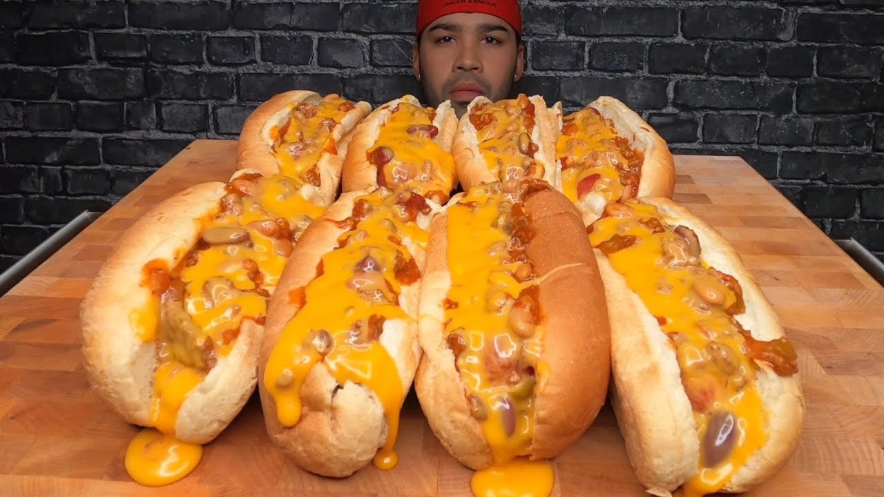 (ASMR NO TALKING) CHILI CHEESE DOGS MUKBANG