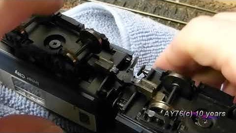 Close Coupling System For UK Model Railway Coaches.