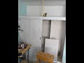 Instalación de un closet de melamina de puertas corredizas