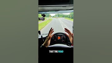 Mastering roundabout in an HGV 💪 Follow Retro Driving school for more tips 🎯 #hgvtraining