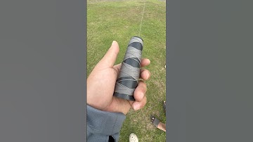 Thả diều ra dây diều hết cuộn dây không buộc dây bay mất diều rồi..#layangan #kite #shotrs #patang