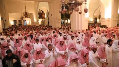 تلاوة مبكية جداً وجميلة  من صلاة الجمعة شهر 1438/1 هجري للشيخ خالد الجليل