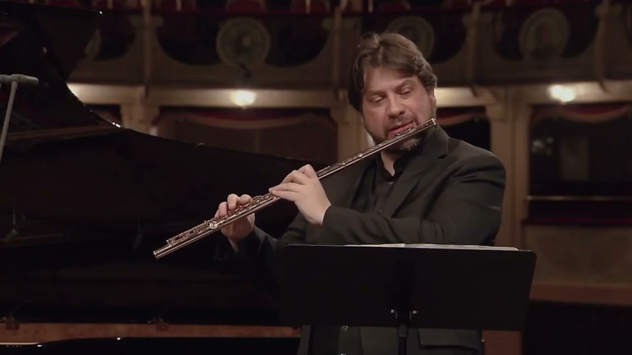 Andrea Oliva plays 5 Pezzi Facili by N. Rota