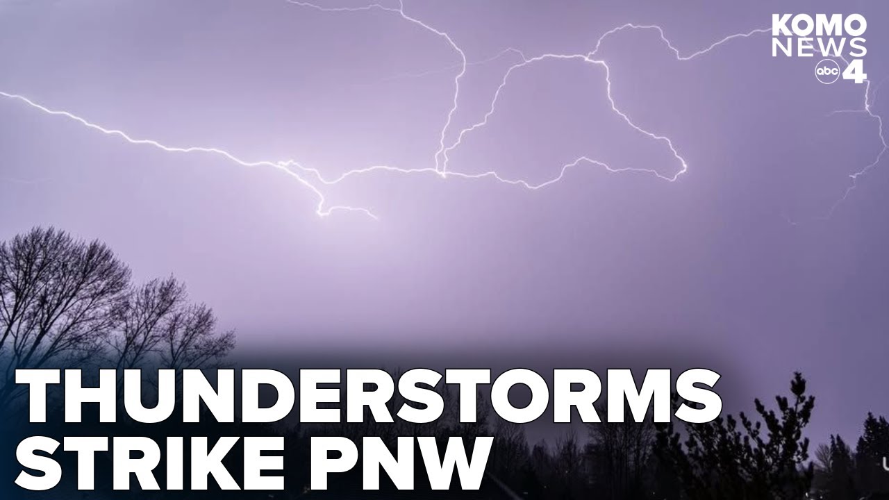 Thunderstorms light up the sky over western Washington - YouTube