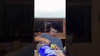 Este Niño Bebió Demasiada Pepsi Y Su Hermana Lo Cerró Todo! #curioso #increíble #interesante