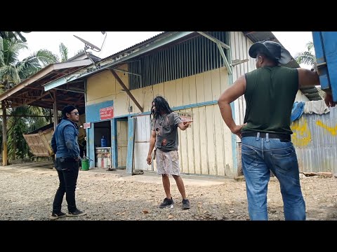 【FULL】Preman menghina penjual ikan, tak disangka dia dewa perang, satu pukulan buat semua berlutut!