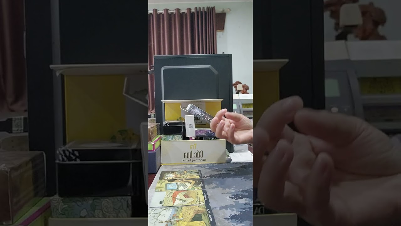 HỌ THẤY GÌ MỖI KHI NHÌN VÀO MẮT BẠN